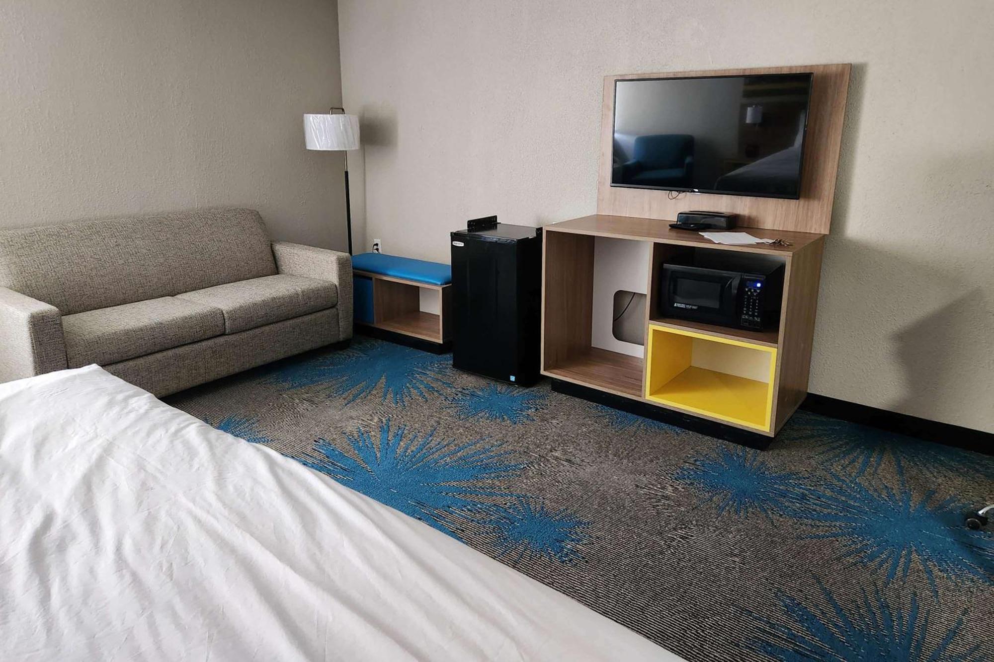 Days Inn By Wyndham Davenport Ngoại thất bức ảnh