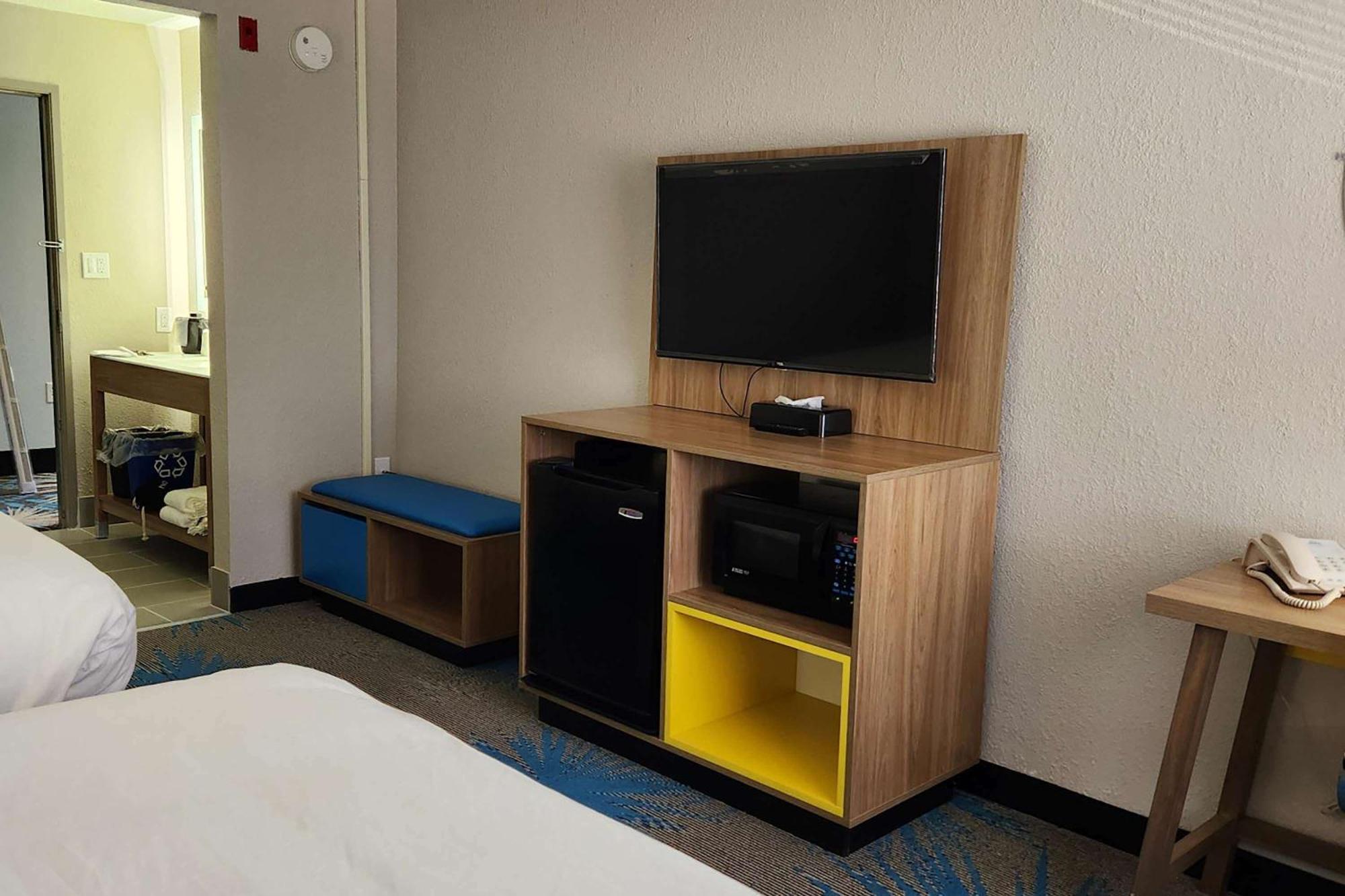 Days Inn By Wyndham Davenport Ngoại thất bức ảnh