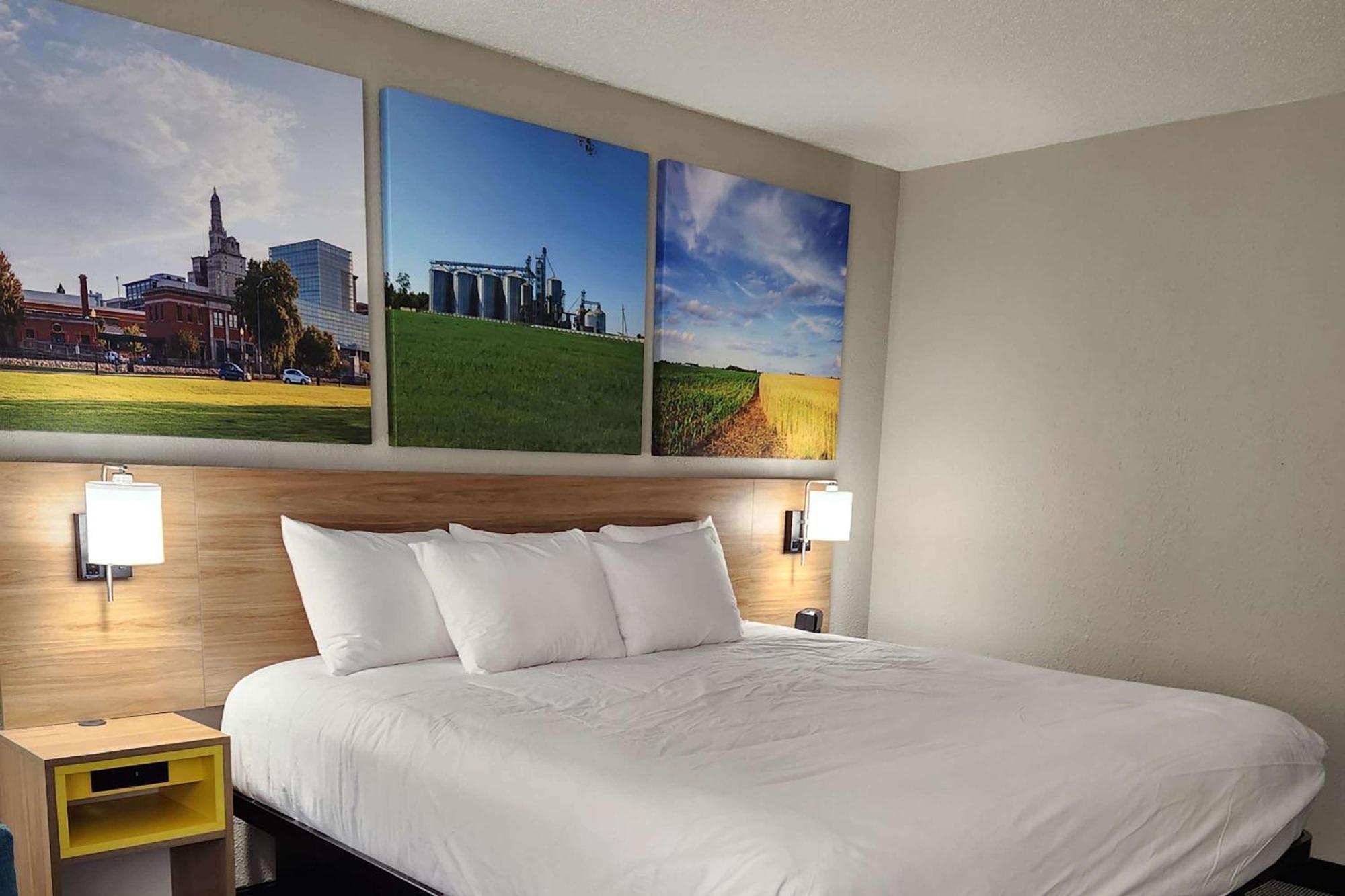 Days Inn By Wyndham Davenport Ngoại thất bức ảnh