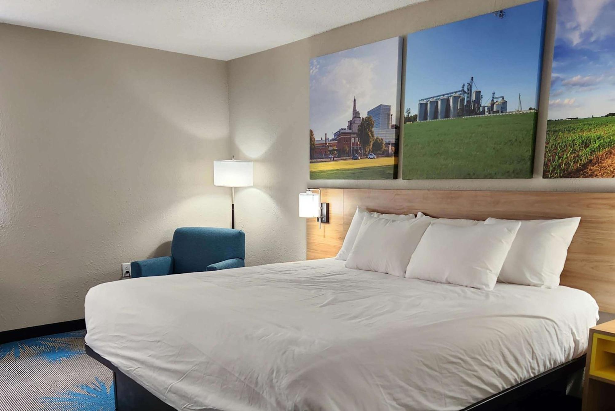 Days Inn By Wyndham Davenport Ngoại thất bức ảnh